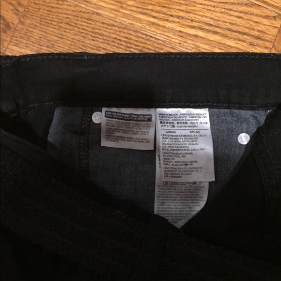 Levi’s - Picture 3 of 3